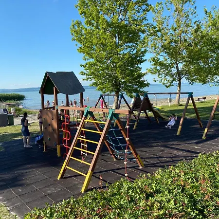 Bl Lakeside