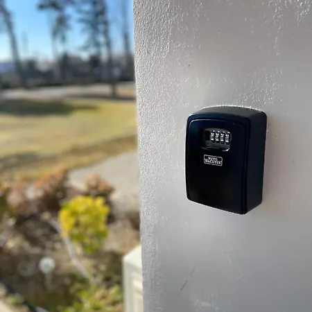 Bl Lakeside Apartment *