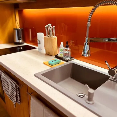 Bl Lakeside Apartment