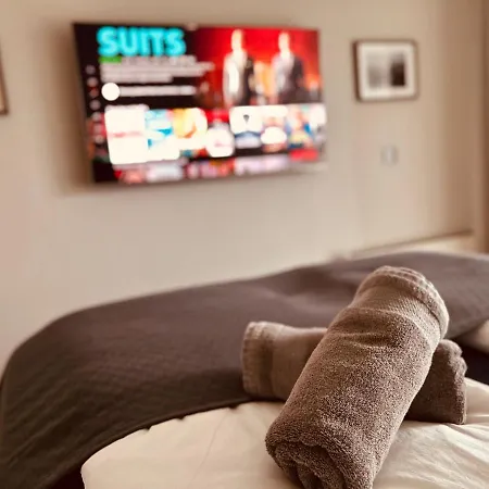 Bl Lakeside Apartment *