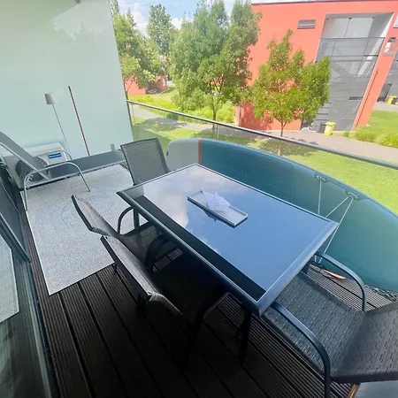 Bl Lakeside Apartment *