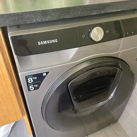 Bl Lakeside Apartment