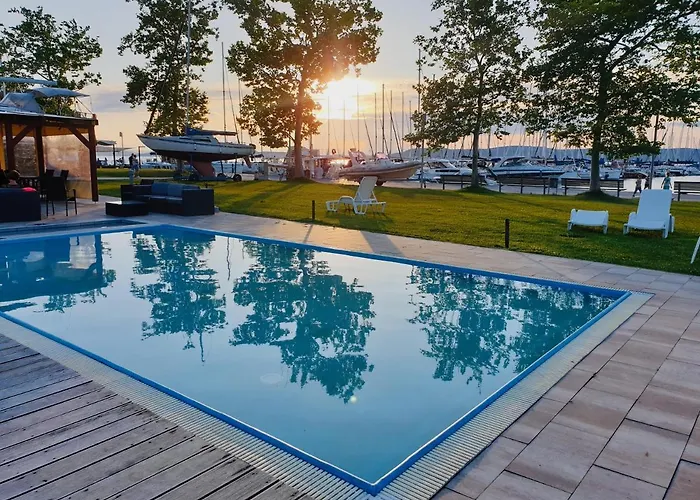 Bl Lakeside * 巴拉通雷勒