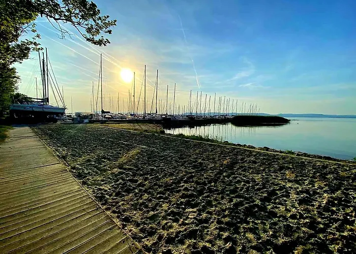Bl Lakeside Apartament