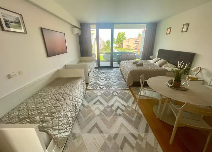 Bl Lakeside * 巴拉通雷勒