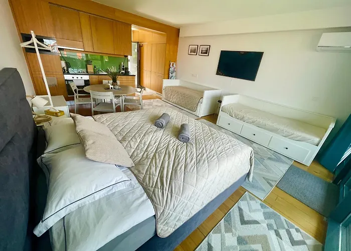 Bl Lakeside Apartament